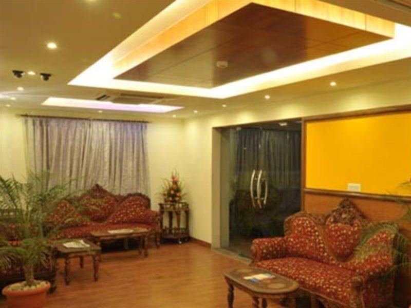 Hotel Emarald, New Delhi Ngoại thất bức ảnh
